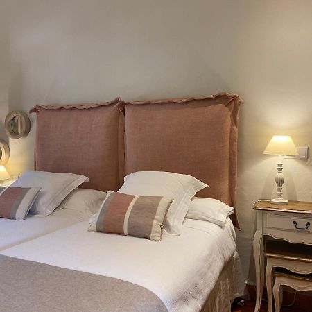 Hotel Rural Las Tejuelas Valdecaballeros ภายนอก รูปภาพ