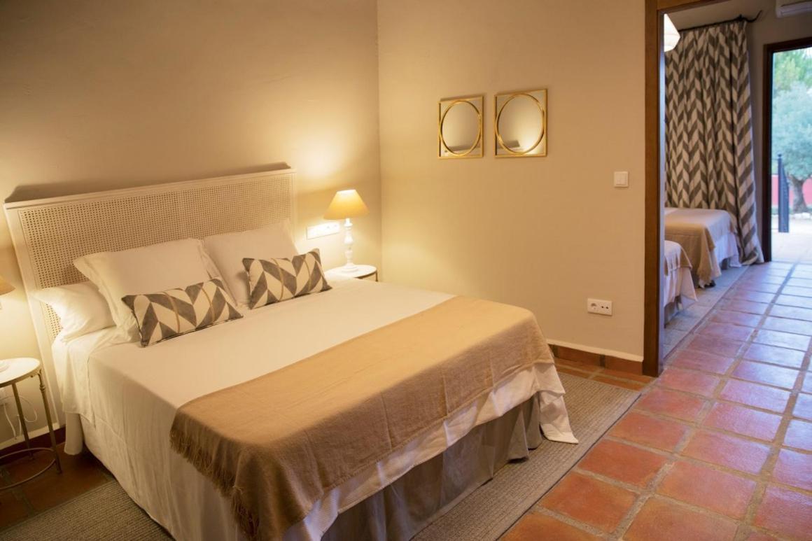 Hotel Rural Las Tejuelas Valdecaballeros ภายนอก รูปภาพ