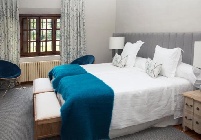 Hotel Rural Las Tejuelas Valdecaballeros ภายนอก รูปภาพ