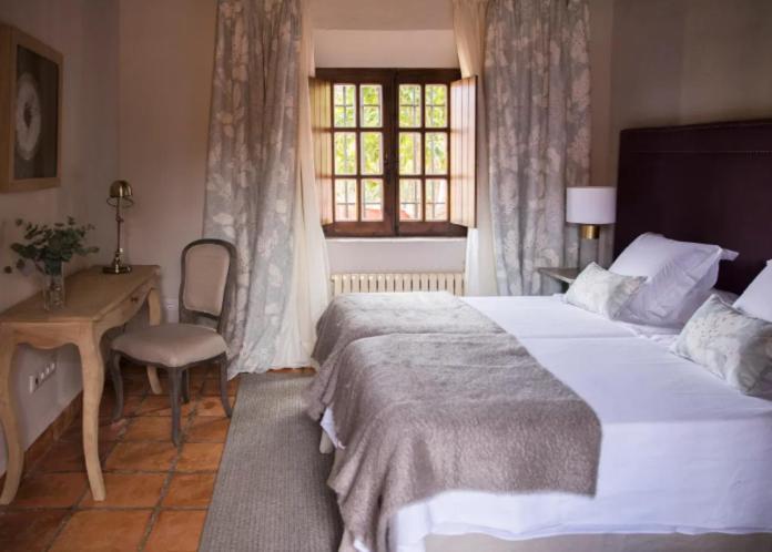 Hotel Rural Las Tejuelas Valdecaballeros ภายนอก รูปภาพ