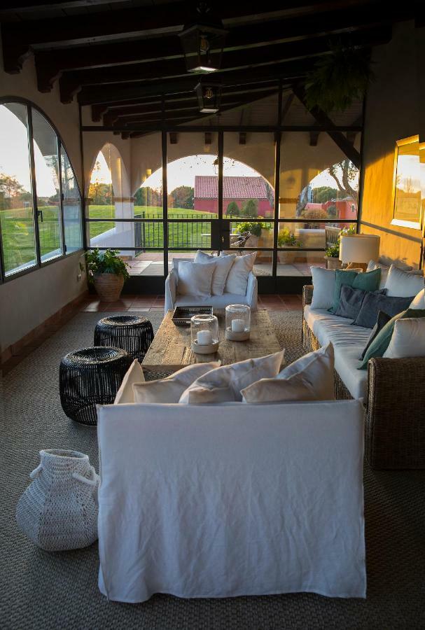 Hotel Rural Las Tejuelas Valdecaballeros ภายนอก รูปภาพ