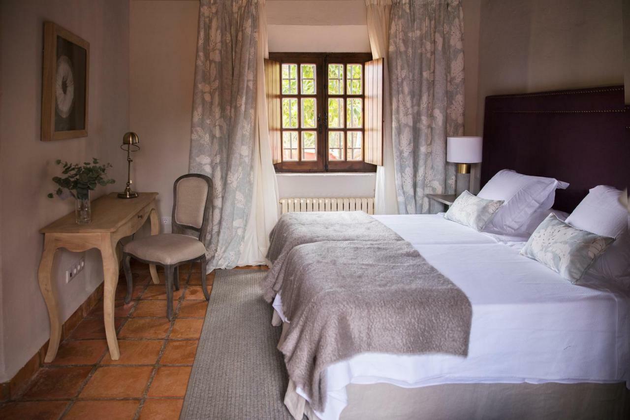 Hotel Rural Las Tejuelas Valdecaballeros ภายนอก รูปภาพ