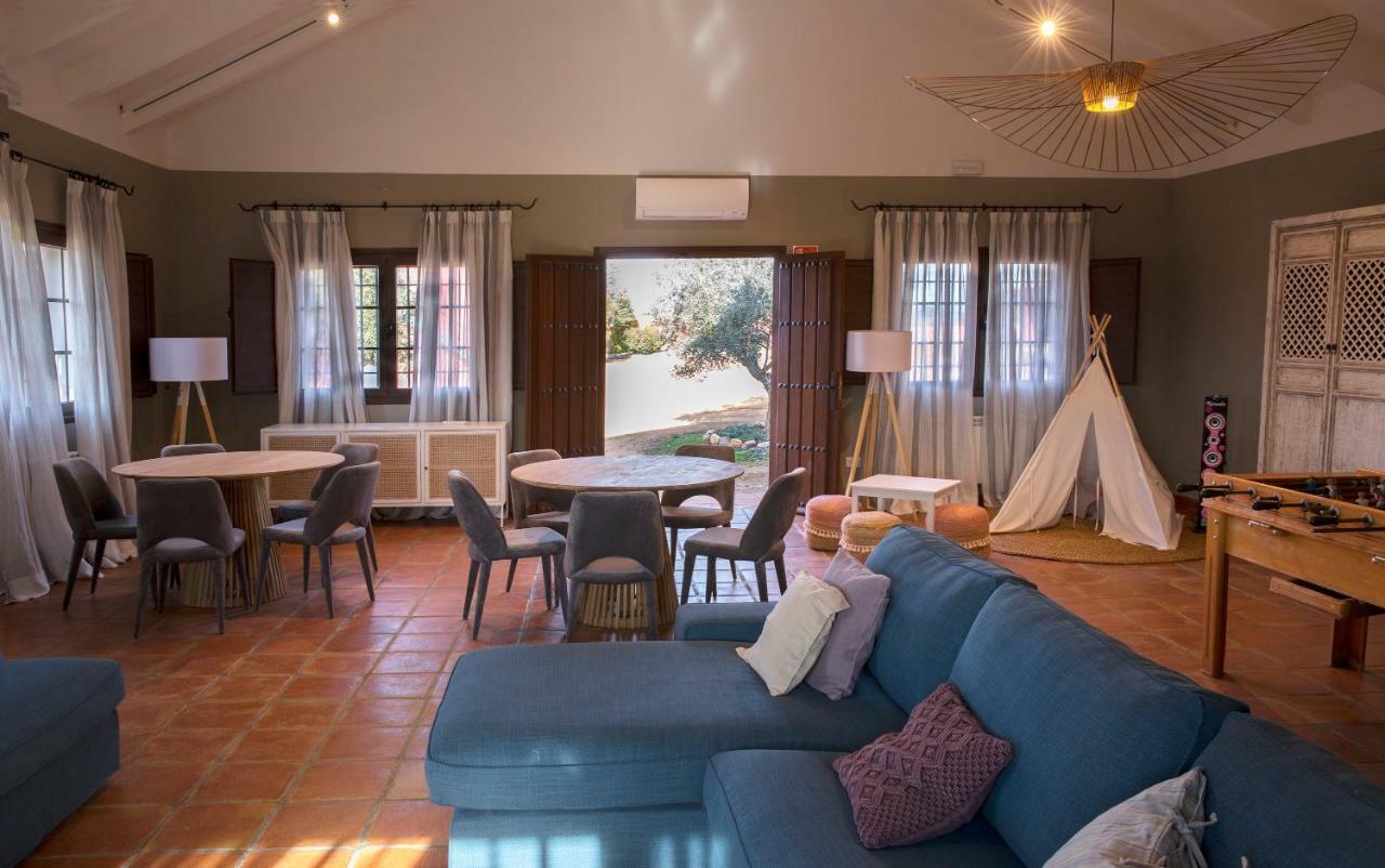 Hotel Rural Las Tejuelas Valdecaballeros ภายนอก รูปภาพ
