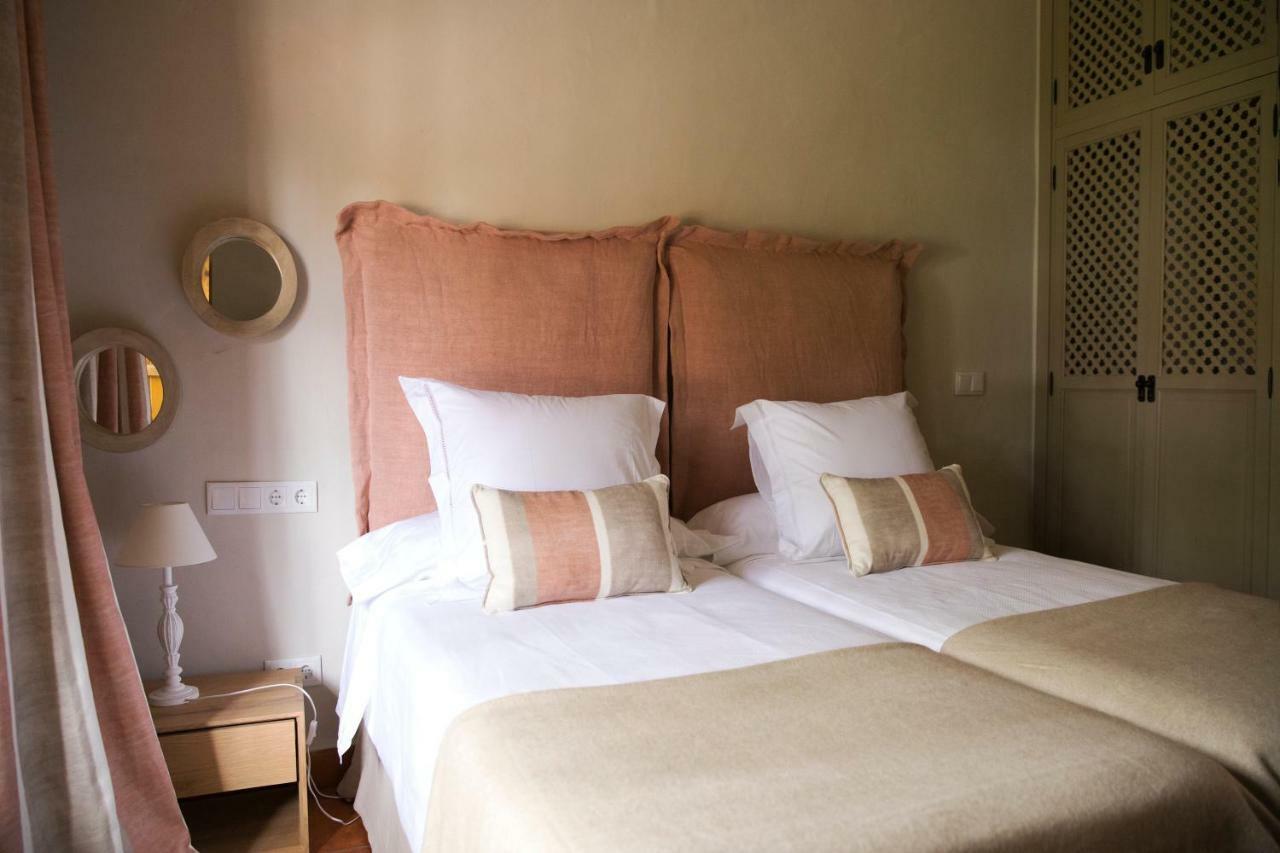 Hotel Rural Las Tejuelas Valdecaballeros ภายนอก รูปภาพ