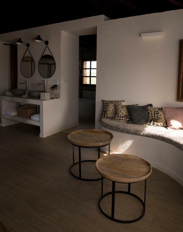 Hotel Rural Las Tejuelas Valdecaballeros ภายนอก รูปภาพ